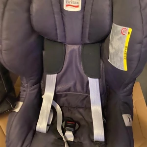 Bilbarnstol  - BRITAX bilbarnstol i fin skick.. Säljes för 1200