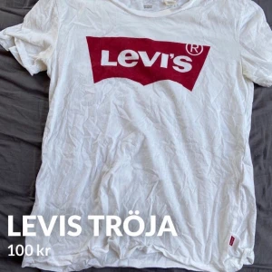 Levis tröja original  - En tröja som knappt används mest bara hängt i min garderob. Vid intresse hör av er