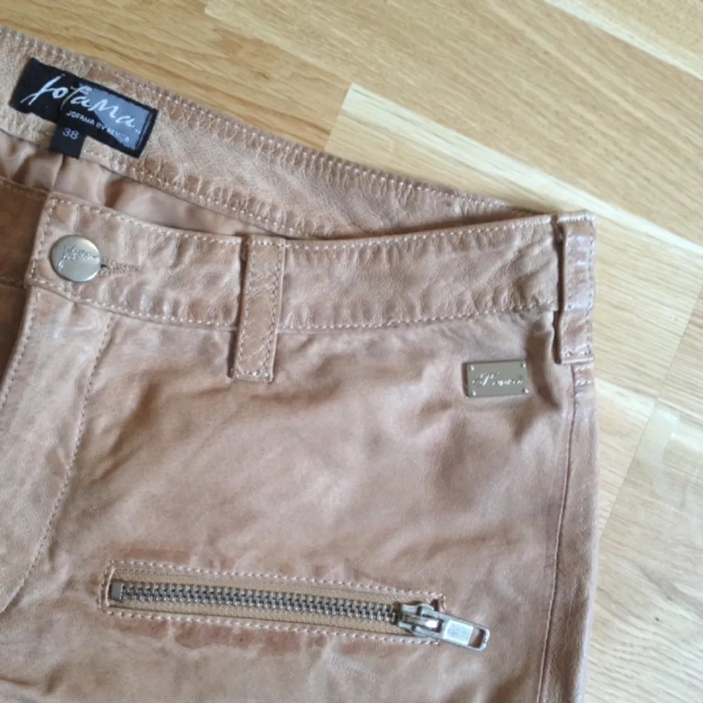 Jofama By Kenza shorts i storlek 38. Bara använda en gång.. Shorts.