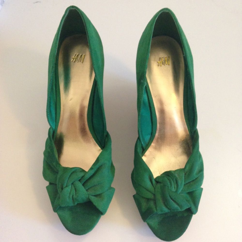 Gröna högklackade skor från HM | Plick Second Hand