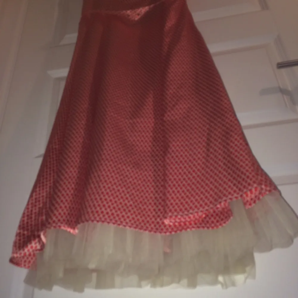 Helt ny VILA klänning storlek M
Men passar S&L
Perfekt smickrande klänning med 60 tals Style. Ordinarie pris 899kr
Hämtas vid Aspudden  . Klänningar.