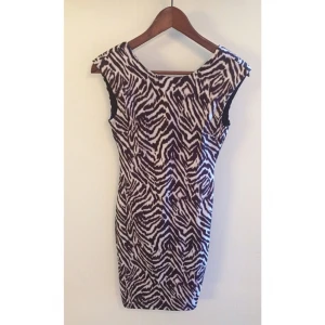  - Klänning från hm 
Aldrig använd 
Prislapp kvar 
