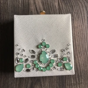  - Fin väska med stenor 