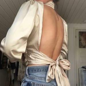  - Jättefin oanvänd silkestopp. Öppen i ryggen och helt stängd i framsidan. Endast prövad och tyvärr aldrig fått tillfälle att använda. Köpt på Amazon för 500kr! Frakt tillkommer