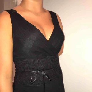  - Svart klänning i gott skick, skriv gärna frågor om mått mm.