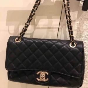  - Väska köpt i London för 1500:- Fint skick och supersnygg!