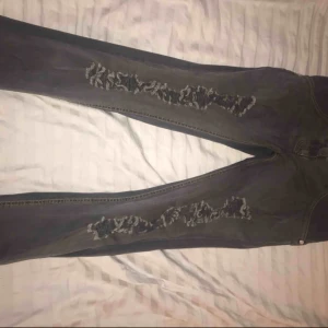  - slitna freddybyxor använda 1 gång. Kan mötas upp i kungsbacka/göteborg annars tillkommer frakt. Tydligare bild kan fixas vid intresse