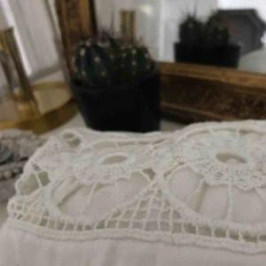  - Jätte fin blus som är sparsamt använd. 