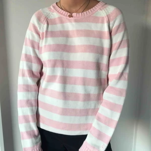  - Fläckfri knappt använd tröja