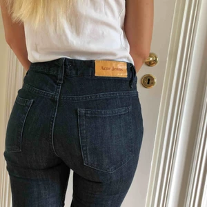  - Snygga jeans från acne studios. Brukar han24/30 dessa är nog 25/30. 