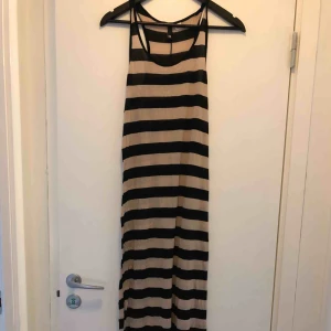  - Randig långklänning 