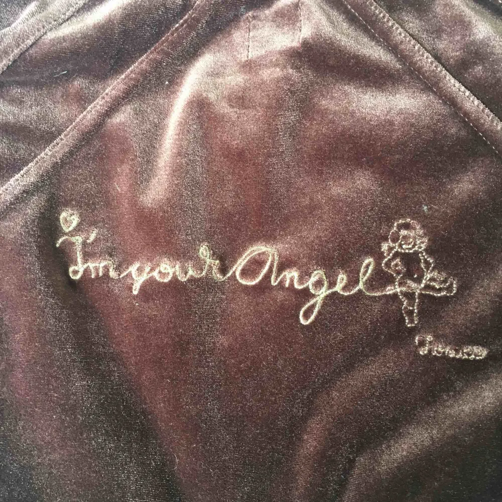 Zip hoodie med scripten ” I’m your angel” på baksidan.. Hoodies.