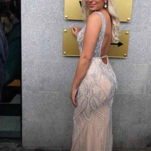  - Storlek 34, Xs. Säljer min balklänning, enbart använd 1 gång. Nypris: 6900 kronor. Kan även fraktas till önskad ort, pris kan diskuteras! 