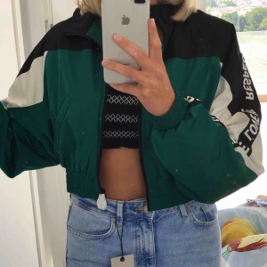  - Sjukt snygg top. Storleken är som S 💓💓💓