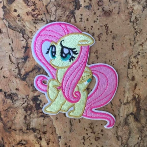  - my little pony iron on patch  Lätt att stryka på. Sitter fast ordentligt sen och håller i 40 grader tvätt. Klart du kan sy också. Ny. 
