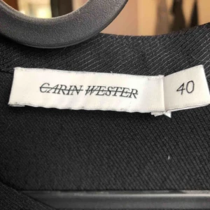  - Carin wester klänning. Strl 40 men mer som en 38.  Frakt 59:-🌸