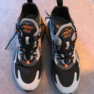  - Nike Air Max react storlek 41 Gott skick 