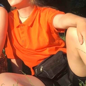  - Härlig orange pikétröja 🧡