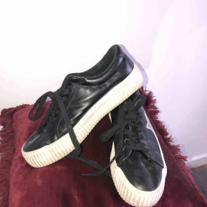  - Sommarskor 🤍kan mötas i Jönköping annars står köparen för frakten