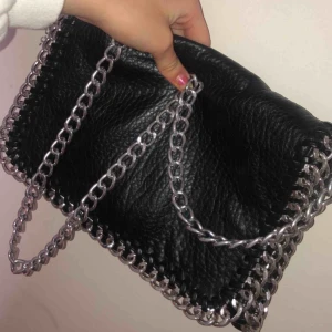  - Säljer denna söta väskan ifrån scorett, använd några gånger.  Nypris-500  Mitt pris- 250 ( kan diskuteras 