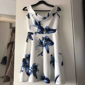  - Klänning från boohoo, använd en gång, kan skicka mer bilder vid intresse Köpare betalar frakt🦋