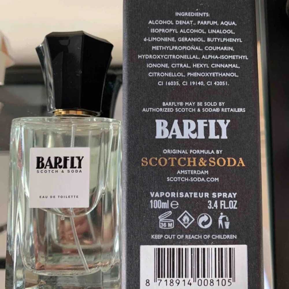 Barfly parfym - Eau de toilette 100 ml Oöppnad  Nypris: 600 Nu: 400 Funkar för både kvinnor och män. Övrigt.