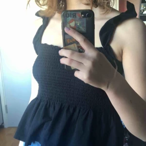  - Svart linne med resår!