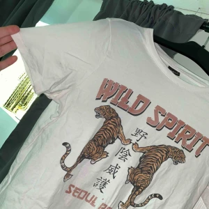  - Snygg och enkel t-shirt!!