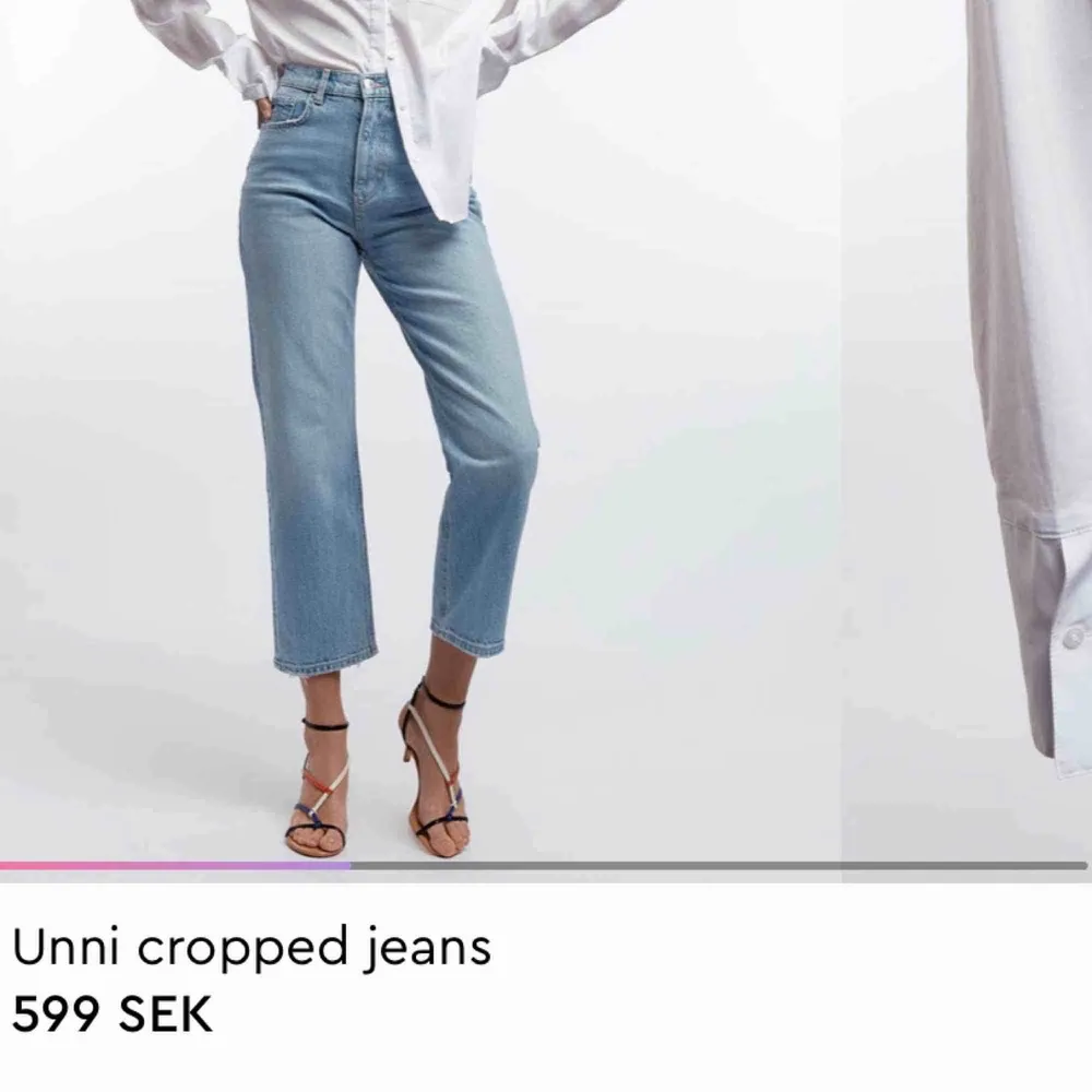 (Lånade bilder pga köpt fel, för små för mig)! Helt nya jeans från Ginatricot ”Unni jeans”. Skicka pm om fler bilder! Passar om man är en S, kanske t.om mindre❤️. Jeans & Byxor.