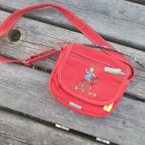 Pippi väska - Cool pippi väska som inte har kommit till använding, start bud 100 kr