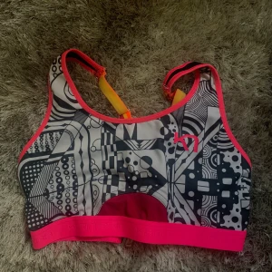 Sport bh Kari Traa - Sport bh från Kari Traa, Använd 1 gång. Frakt tillkommer 