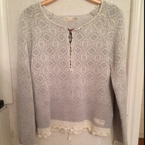  - Odd Molly strl 1. Använd 1 gång. Nypris 1700kr

