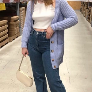 Lila kofta nakd  - Världens mysigaste kofta i en superfin lila färg💜 använd ca 2 gånger, köparen står för frakt💘