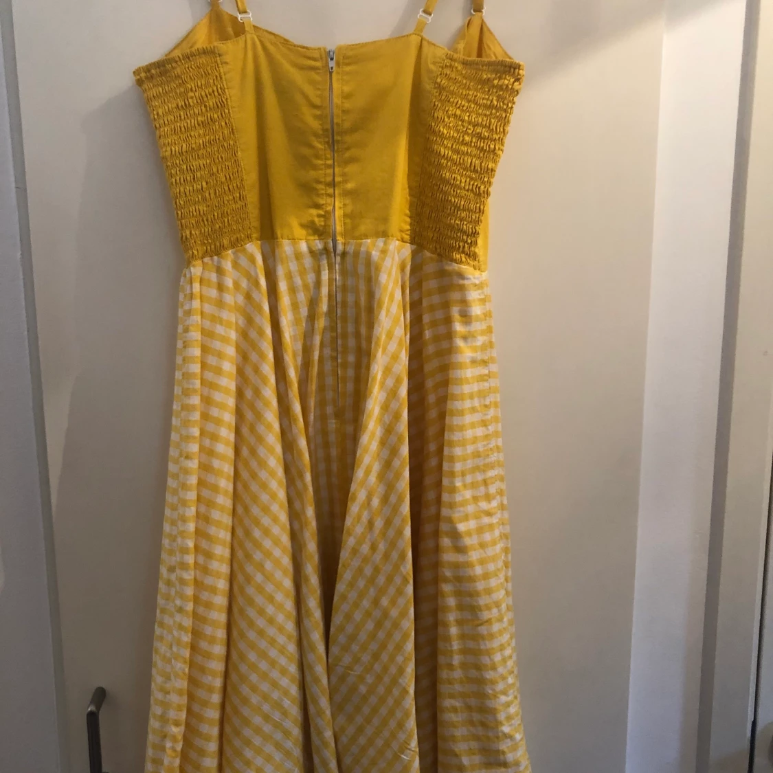 Gul klänning  - 90