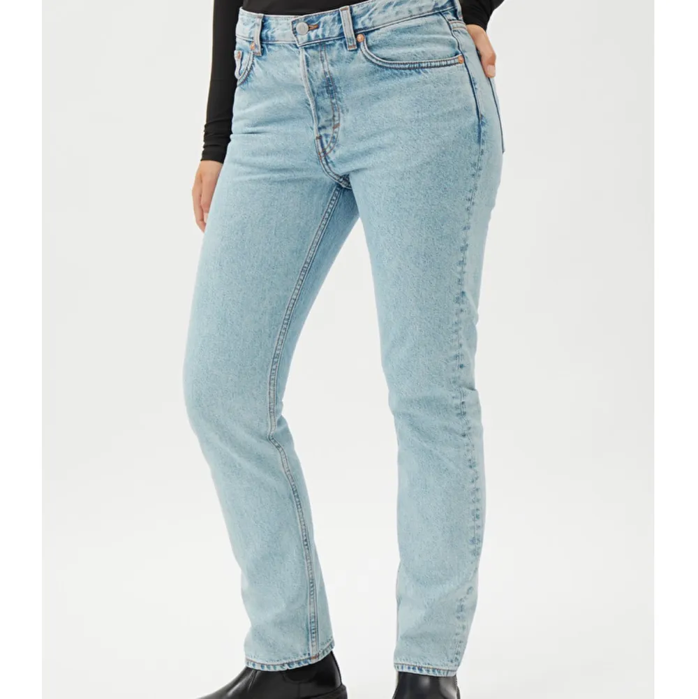 Aldrig använda med lappar kvar! Helt nya weekday jeans. Fick de i present men har redan ett par liknande.. Jeans & Byxor.