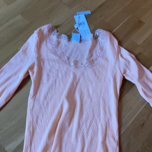 Helt nu vetomoda tröja. - Helt ny tröja från veromoda, jättebra skick och allt.