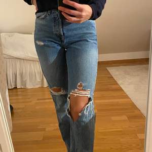 Jeans från Hm, köpte för något år sedan men nästan aldrig använt. Storlek 32, men skulle säga att de passar 34 bäst. 🔥 köparen står för frakten!