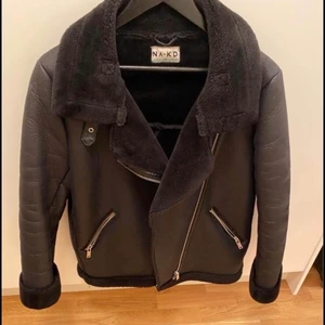 Aviator winter jacket - Winter aviator jacket. Very warm and fuzzy.Bought it from NA-KD and it’s in very good condition as it has not been worn much.Original price 999 sek