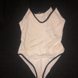 xs - En body från Zara, använder aldrig!