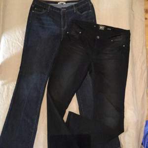 Bootcut jeans från Kapphal 
Sparsamt använda 
100kr/st 