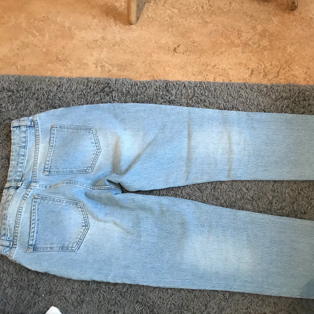 HELT nya jeans från NA-KD. Jeans & Byxor.