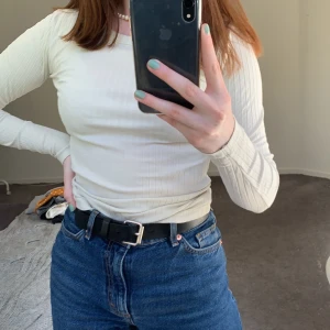 Tröja gina tricot - Beige tröja från Gina tricot, superfin och använd endast ett fåtal gånger. I storlek xs. 100kr inkl frakt:)