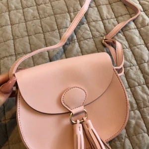 Rosa väska - Söt rosa väska, aldrig använd. Möts upp eller fraktar 🌸