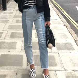 Sjukt snygga jeans i olika denim nyanser från French Connection, köpta i deras flagship butik i London för ca 2000kr. 