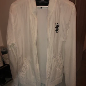 Vindjacka storlek L - Vindjacka 