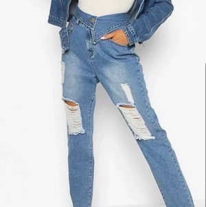 Jeans - Aldrig använda. Storlek 42. Köparen står för frakt