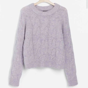  - Säljer en superfin tröja från Lindex (”premium quality”). Frakten ingår!  💕💕💕💕💕💕💕 Storlek: L Material: 38% alpacka 25% ull 32% polyamid 5% elastan Skick: Inget att anmärka på!