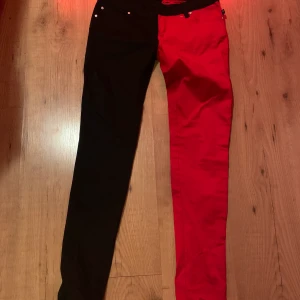 Jeans från tripp nyc - Väldigt fina byxor jag inte får nån användning av tycärr :( lite oklart med storleken men skulle säga att de passar vilken xs-s som helst. 400 kr inkl frakt :) (pris kan diskuteras kring)