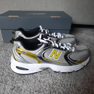 Oanvända New balance MR 530 - Säljer dessa populära new balance skor. Aldrig använda. 🌟 Kom gärna med bud!