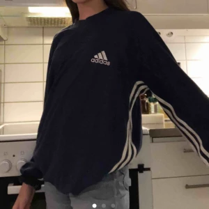  - Supersnygg adidaströja (bilden är förra ägarens men kan skicka egna oxå)